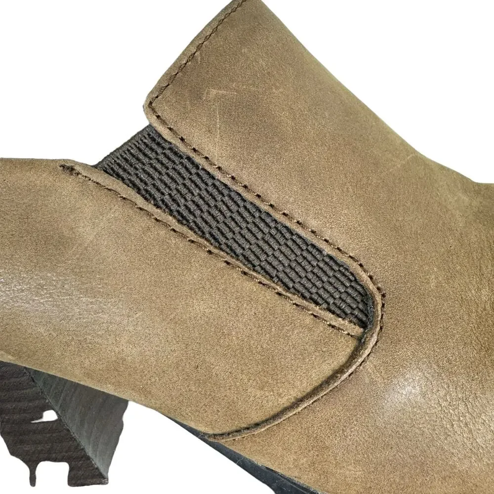 Born Gertrude‎ Distressed Brown Leather Pull On Block Heel Booties Women's Sz 10
